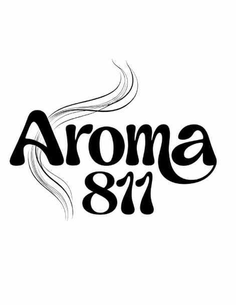 Logotipo 'Aroma 811' em letras pretas e arredondadas sobre fundo branco, com linhas finas que simulam ondas de fumaça ou aroma subindo pela esquerda.
